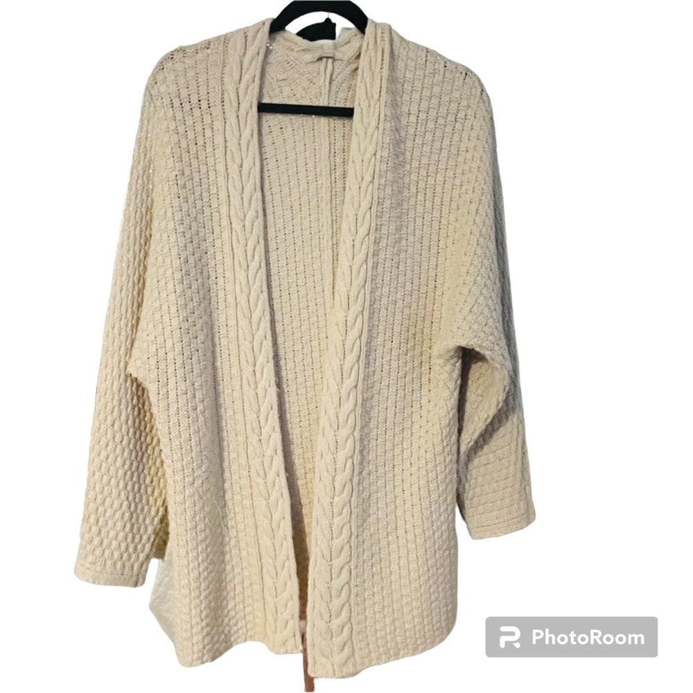 Cozy Casual Oversized Cream Cardigan Tan/ beige size M/L